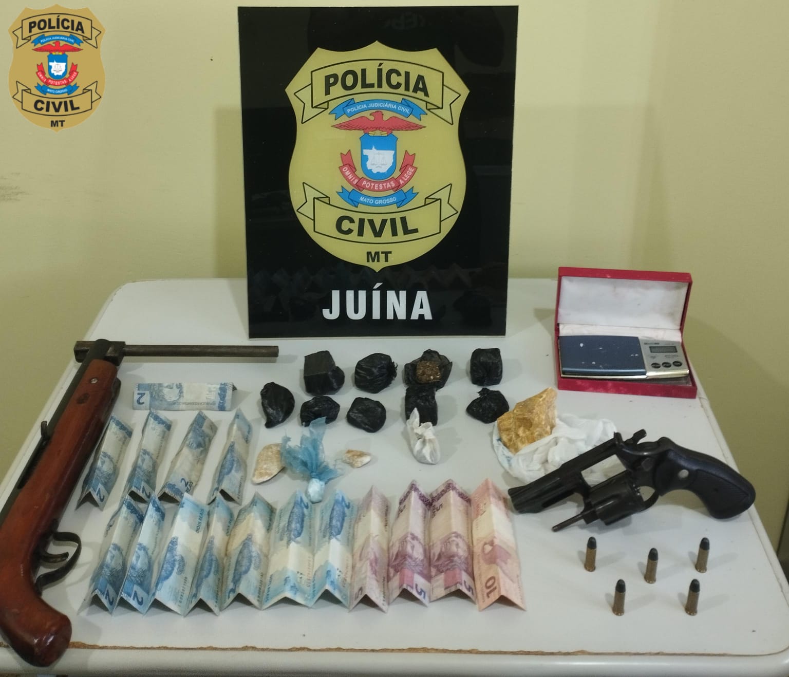 Três homens investigados em crimes de homicídios são presos pela Polícia Civil